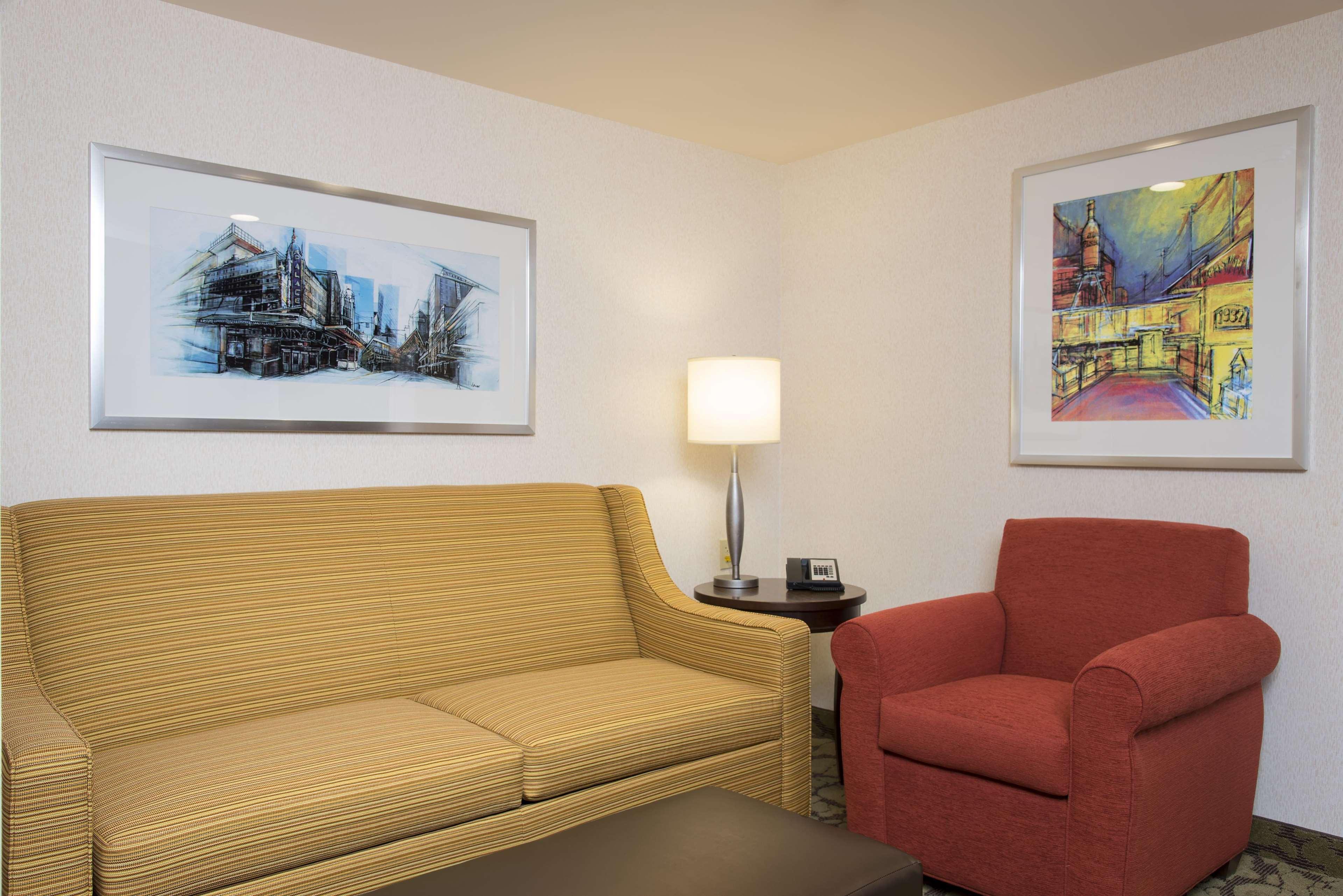 Hilton Garden Inn Louisville Downtown Ngoại thất bức ảnh